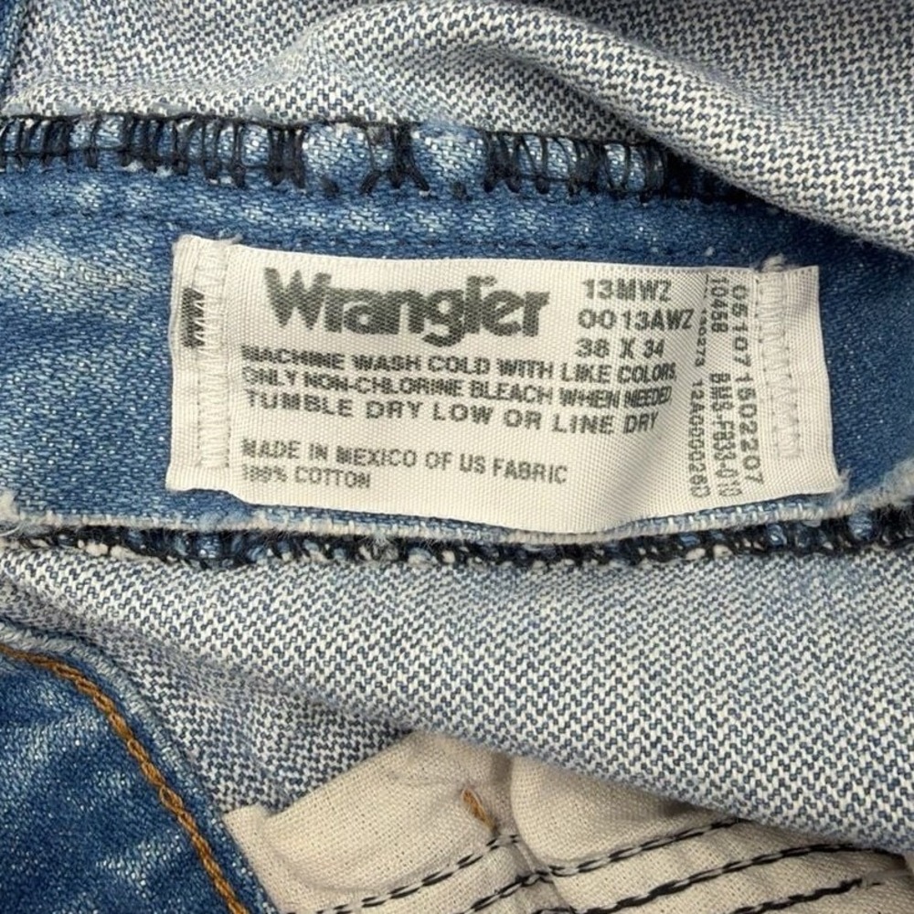 Wrangler 13MWZ Cowboy Cut Jeans Mens 38x34 Blue Denim Straight Leg Distressed - Picture 6 of 6